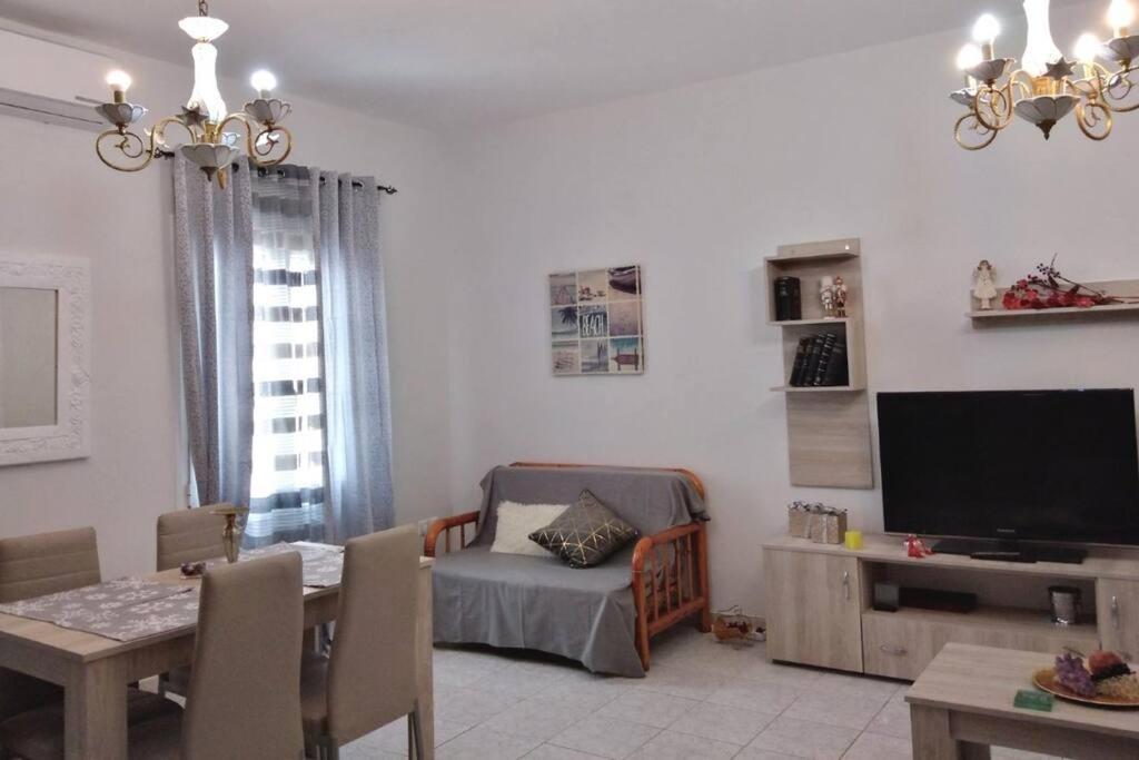Vion Place Pilos Exterior foto